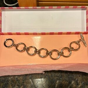 New in Box Victoria Secret Gold Tone Link Bracelet Wings